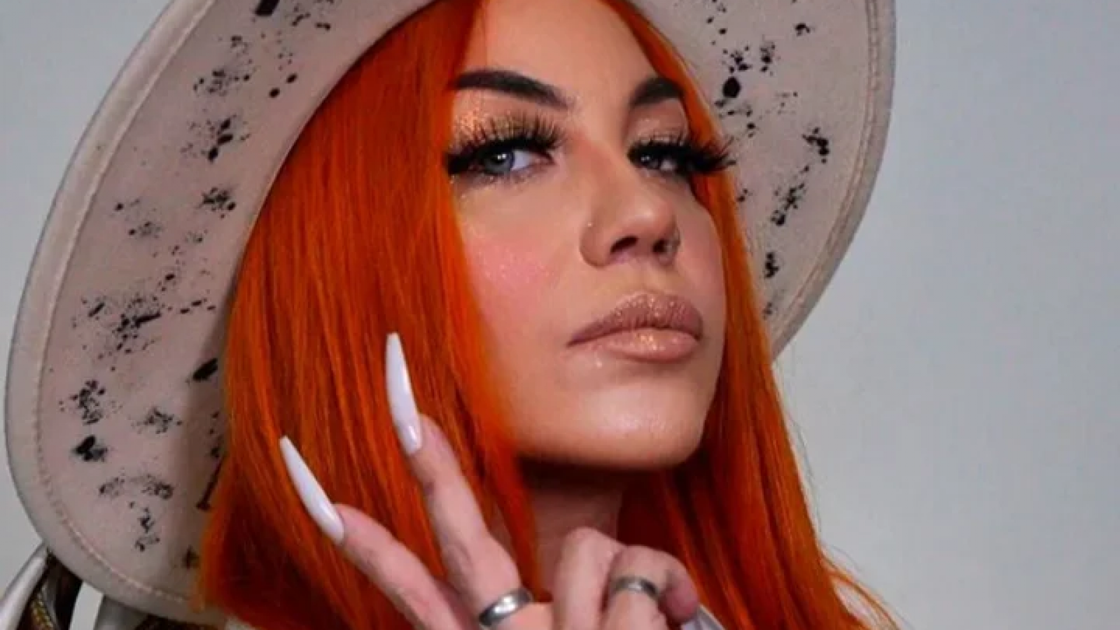 Lowrdez Fernández reapareció en redes sociales con un contundente mensaje: "Ya llegará el momento"